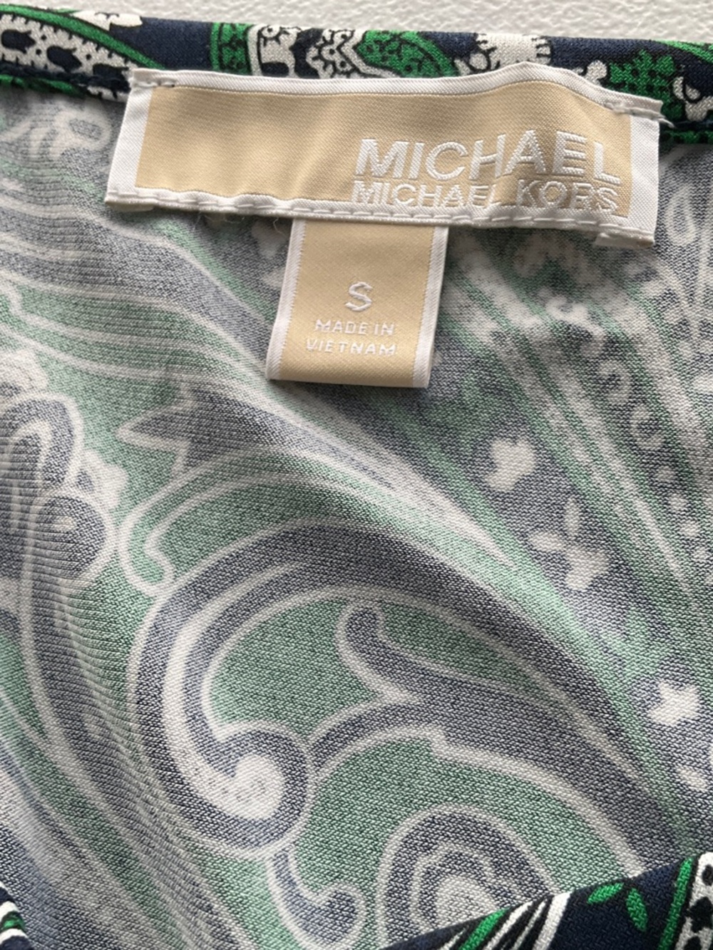 Michael Kors Green Paisley Long-Sleeve Shift Dress with Navy Trim - Picture 3 of 3